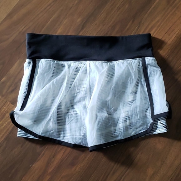 Pink shorts - Picture 3 of 3